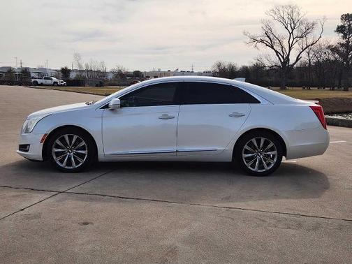 2016 Cadillac XTS Standard