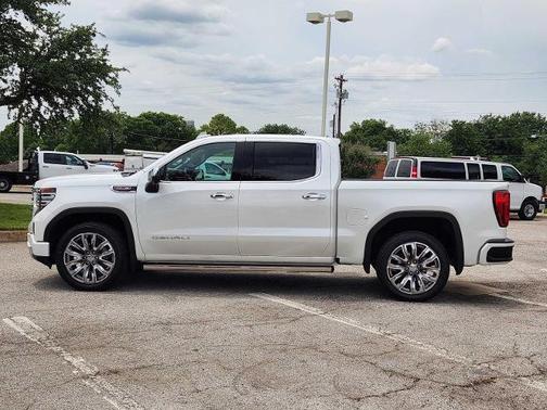 White Frost Tricoat 2023 GMC Sierra 1500 Denali