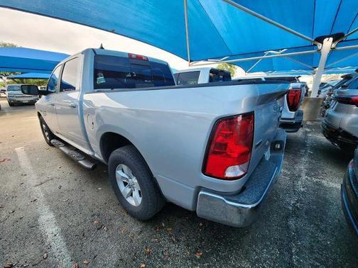 Bright Silver Metallic Clearcoat 2019 RAM 1500 SLT