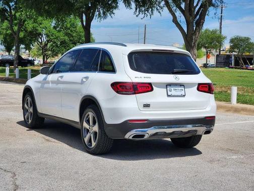 White 2022 Mercedes-Benz GLC 300 Base