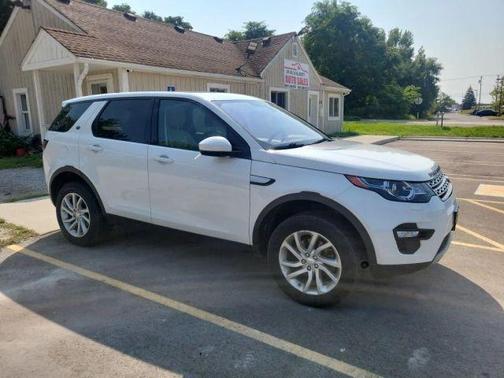 Fuji White 2017 Land Rover Discovery Sport HSE