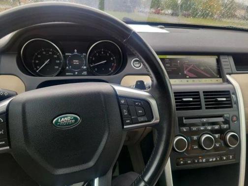 Fuji White 2017 Land Rover Discovery Sport HSE