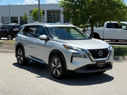 Brilliant Silver Metallic 2021 Nissan Rogue SL