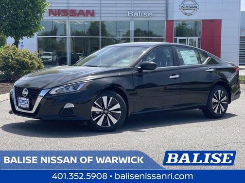 Black 2022 Nissan Altima 2.5 SV