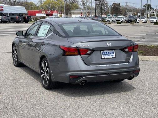 Gun Metallic 2022 Nissan Altima 2.0 SR
