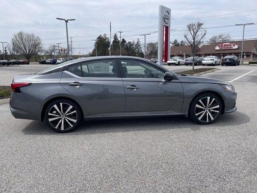 Gun Metallic 2022 Nissan Altima 2.0 SR