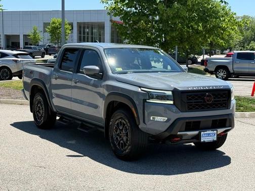 Boulder Gray Pearl 2023 Nissan Frontier PRO-4X