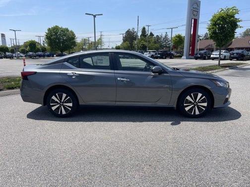 Gun Metallic 2022 Nissan Altima 2.5 SV