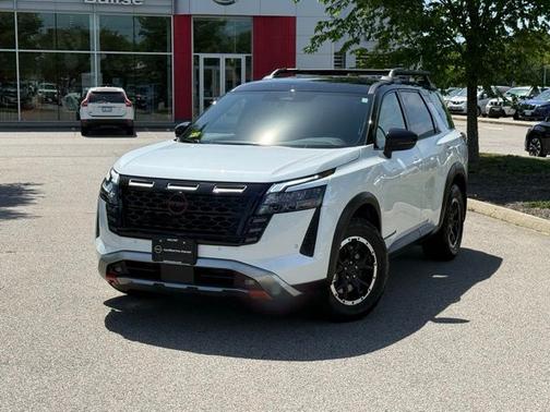 White / Black 2026 Nissan Pathfinder Rock Creek