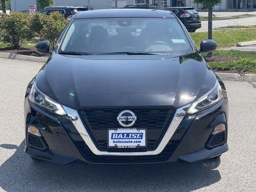 Black 2022 Nissan Altima 2.5 SV