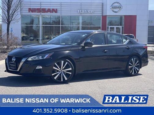 Photo 1 of 34 of 2020 Nissan Altima 2.0 SR