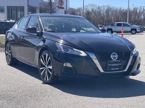 Photo 3 of 34 of 2020 Nissan Altima 2.0 SR