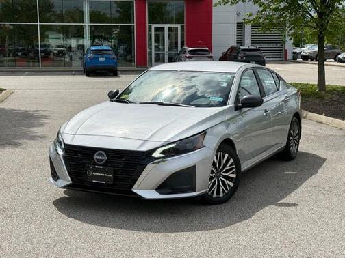 Brilliant Silver Metallic 2025 Nissan Altima SV