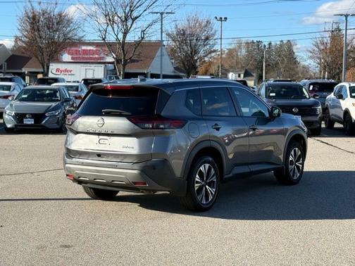 2022 Nissan Rogue SV