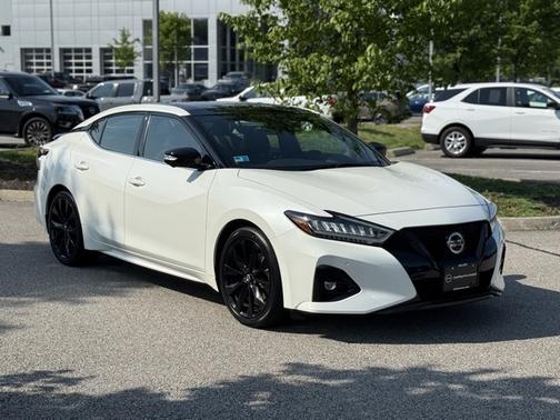 2022 Nissan Maxima SR