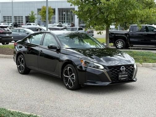 Black 2024 Nissan Altima 2.5 SR