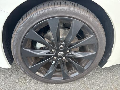 2023 Nissan Maxima SR