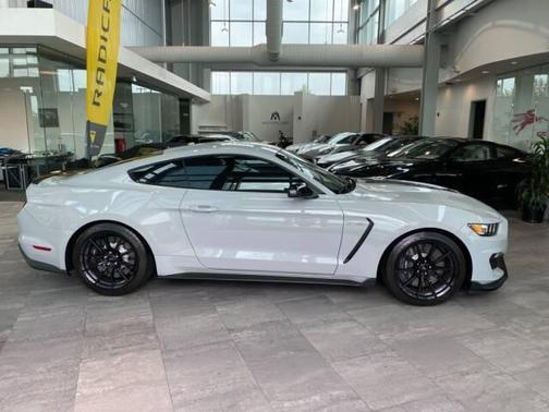 2016 Ford Shelby GT350 Base