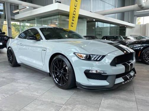 2016 Ford Shelby GT350 Base