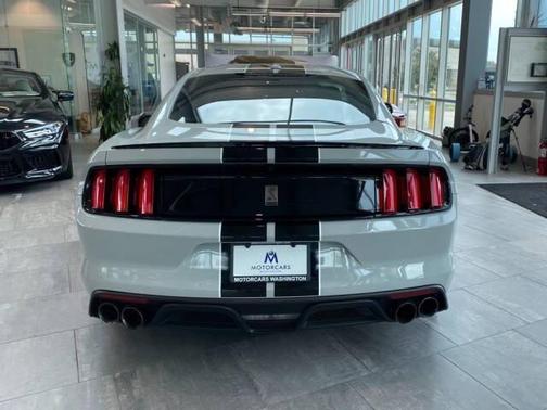 2016 Ford Shelby GT350 Base