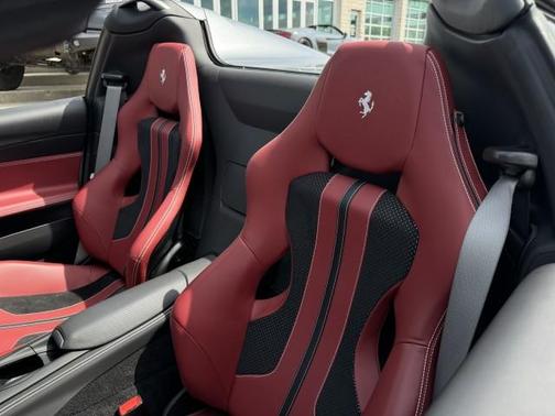 2022 Ferrari 812 GTS Base