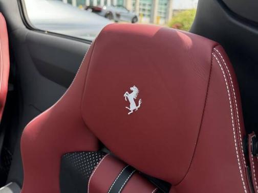 2022 Ferrari 812 GTS Base