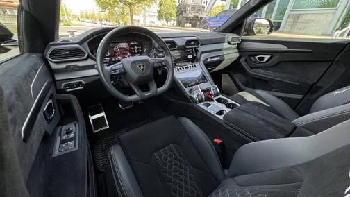 2023 Lamborghini Urus Performante