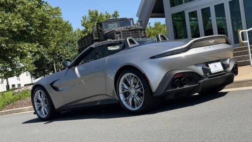 Q Spirit Silver 2022 Aston Martin Vantage