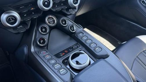 Q Spirit Silver 2022 Aston Martin Vantage