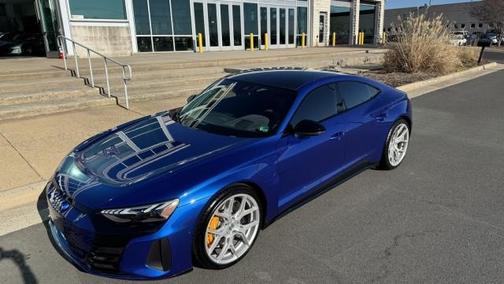 2022 Audi RS e-tron GT Base