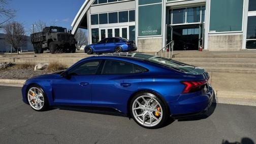 2022 Audi RS e-tron GT Base