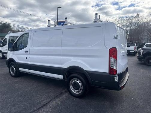2018 Ford Transit-250 130 WB LOW ROOF CARGO