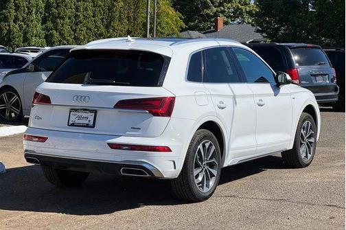 2023 Audi Q5 45 S line Premium Plus