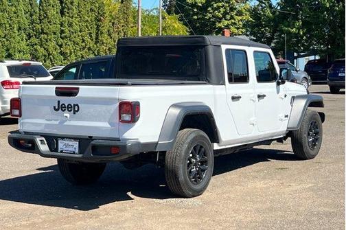 2023 Jeep Gladiator Sport