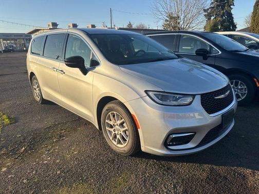 2024 Chrysler Pacifica Touring-L