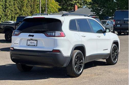 2023 Jeep Cherokee Altitude Lux