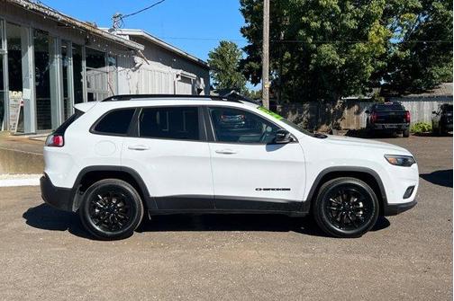 2023 Jeep Cherokee Altitude Lux