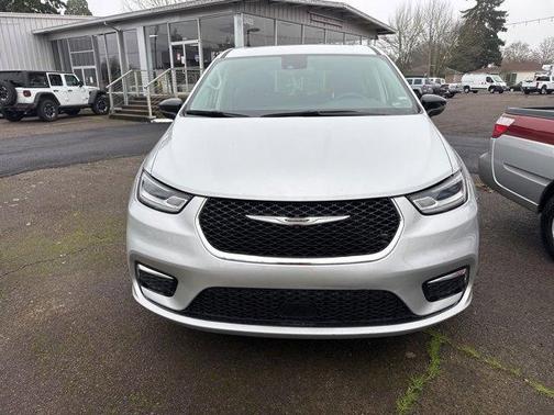 2024 Chrysler Pacifica Touring-L