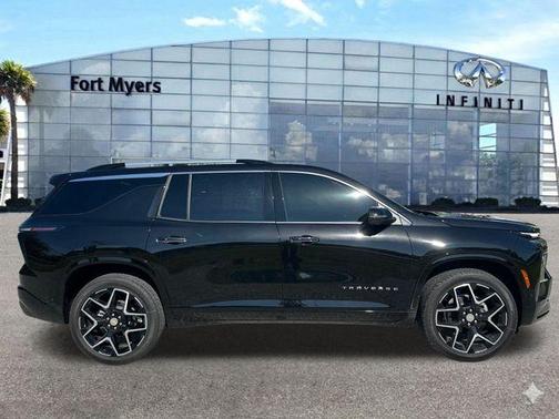 Mosaic Black Metallic 2026 Chevrolet Traverse High Country