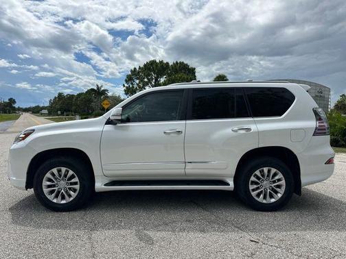 Starfire Pearl 2019 Lexus GX 460 Base