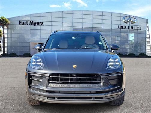 2022 Porsche Macan Base