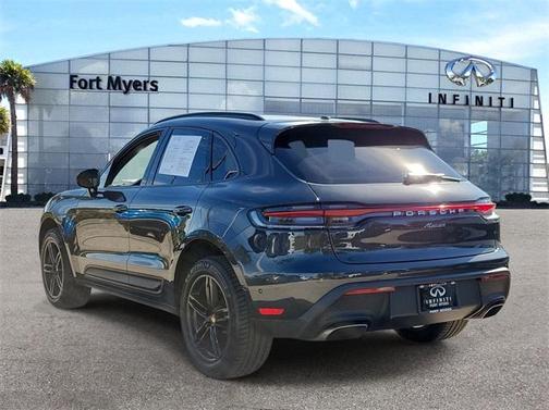 2022 Porsche Macan Base
