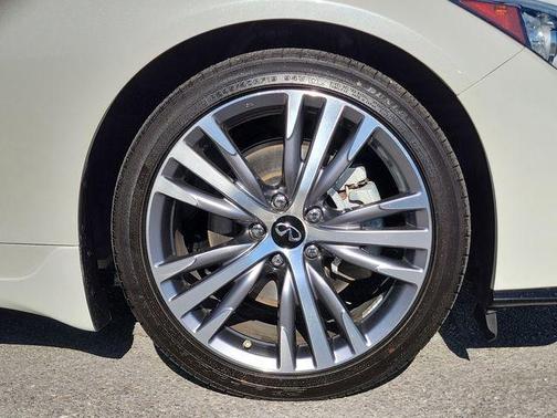 2023 INFINITI Q50 SENSORY