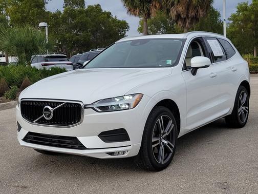 2021 Volvo XC60 T5 Momentum