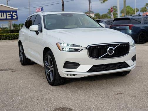2021 Volvo XC60 T5 Momentum