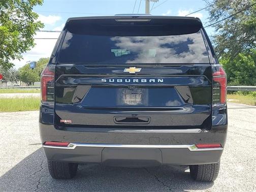 2025 Chevrolet Suburban LS