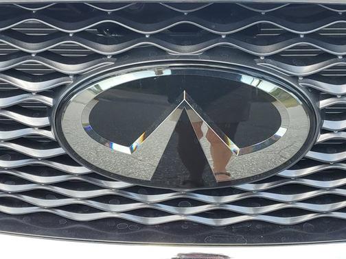 2025 INFINITI QX50 Luxe