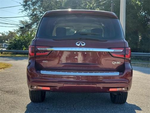 2022 INFINITI QX80 Luxe