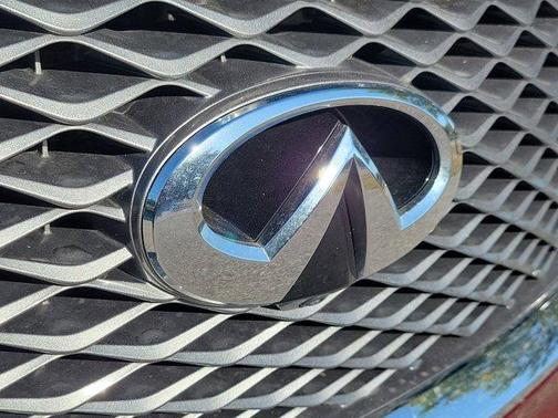 2022 INFINITI QX80 Luxe