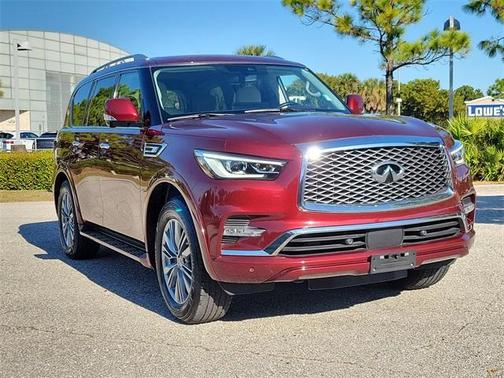 2022 INFINITI QX80 Luxe